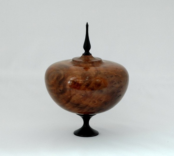 Madrone Urn